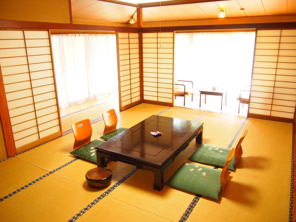Hotel Ukai Fuefuki Rom bilde